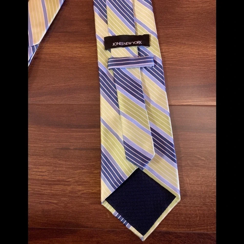 🌿SALE🌿JONES New York 100% Silk Striped Necktie